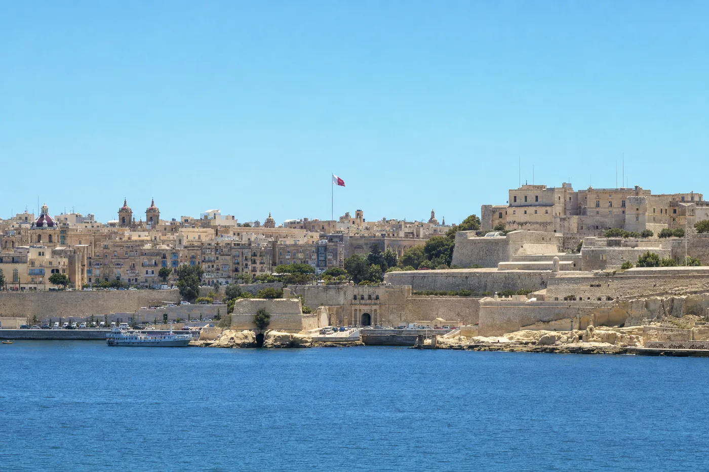 Malta – famous landmark with the national flag